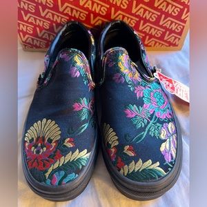Vans Festival Satin slip-ons women’s 7 NWB black w/ flowers never worn.